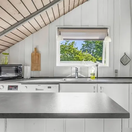 Anneke - 500m From The Sea By Interhome *